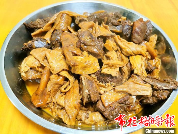 image040 1 - 【布拉格时报】广东台山“焖番鸭”：游子牵挂的家乡味