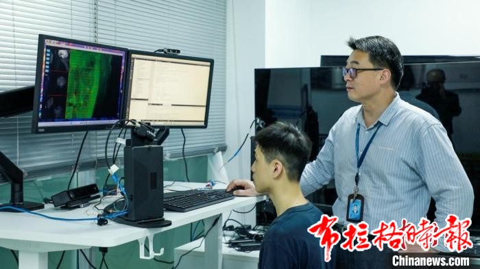 image030 - 【布拉格时报】深圳先进院团队研发出多视角4D人脸扫描系统