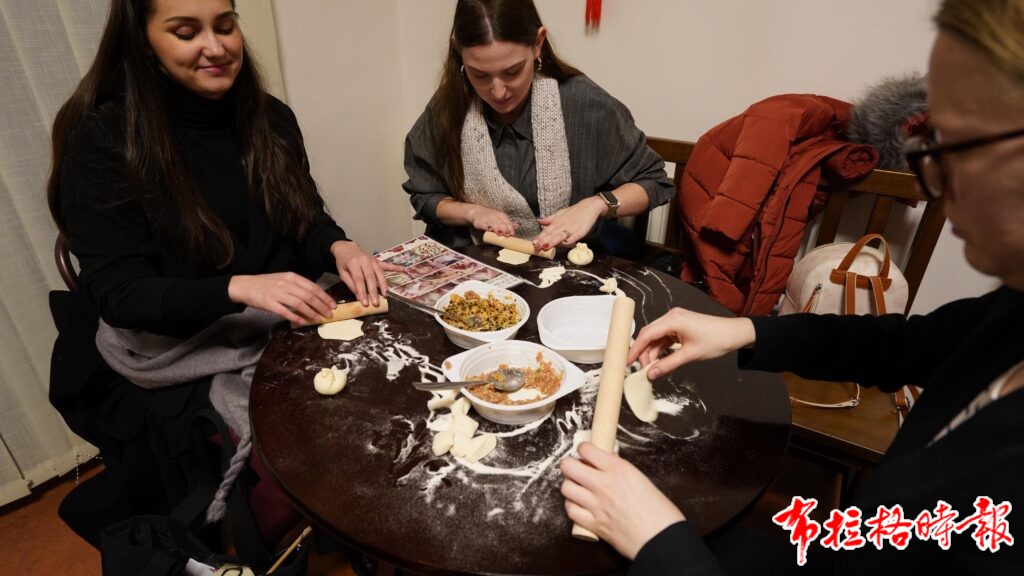 DSC03869 副本 1024x576 - 【布拉格时报】布拉格孔子学院成功举办2025新春游园会活动