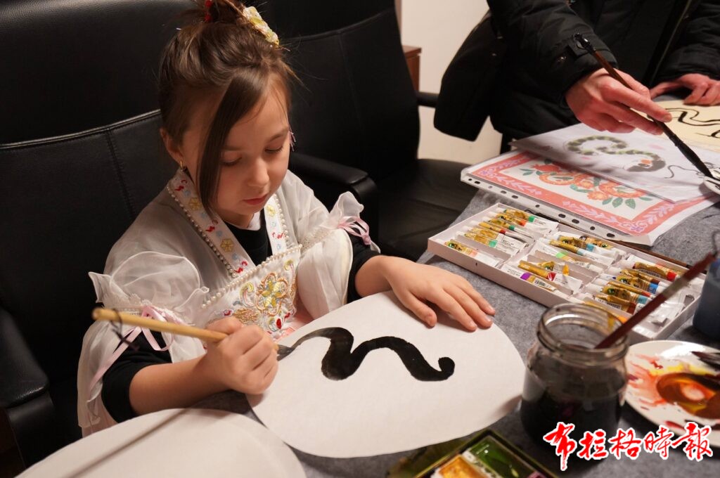 DSC03898 副本 1024x680 - 【布拉格时报】布拉格孔子学院成功举办2025新春游园会活动