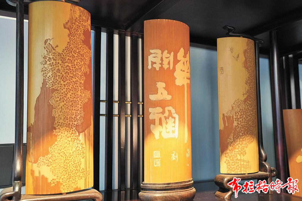 image087 - 【布拉格时报】刀作画笔竹为纸 汪洋恣肆书意境